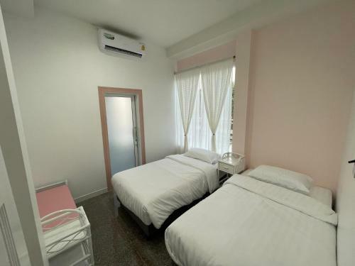 Villa Minimal House Phichit