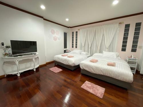 Villa Minimal House Phichit
