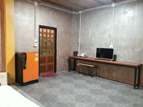 Hostal Baan 9'nan Guest Home In Nan City.