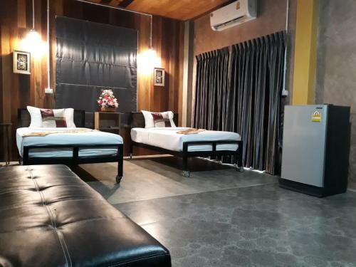 Hostal Baan 9'nan Guest Home In Nan City.