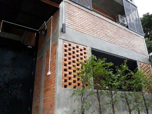 Hostal Baan 9'nan Guest Home In Nan City.
