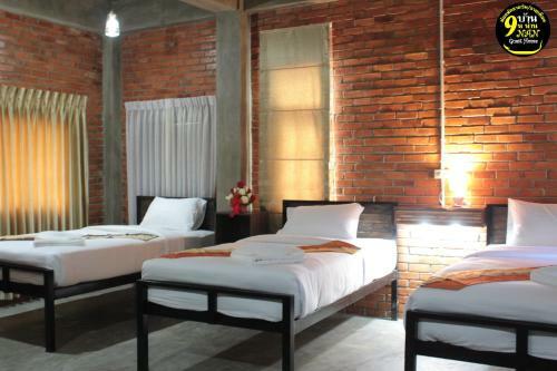 Hostal Baan 9'nan Guest Home In Nan City.