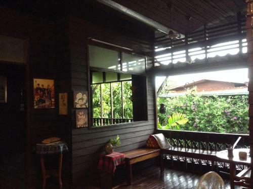Banban Nannan Library And Guesthome
