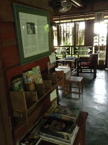 Banban Nannan Library And Guesthome