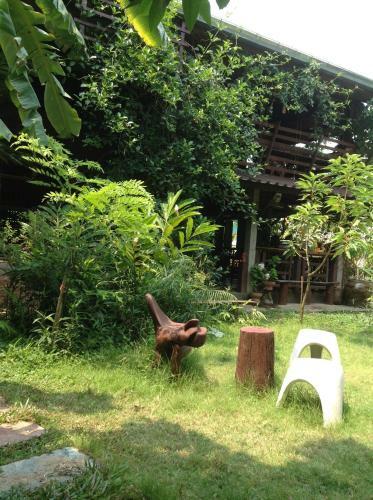 Banban Nannan Library And Guesthome