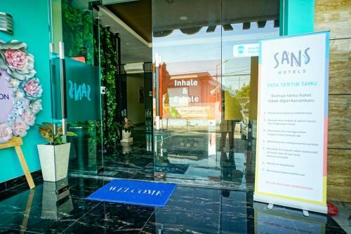 Sans Hotel Box Mansion Surabaya