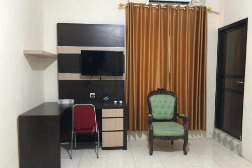 Hotel Yellow House Surabaya Redpartner