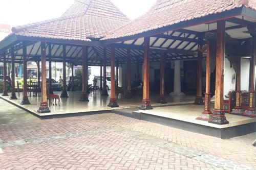 Hotel Koolkost At Tenggilis - Minimum Stay 30 Nights