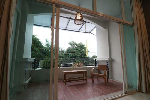 Hostal Little Jasmine By The River
