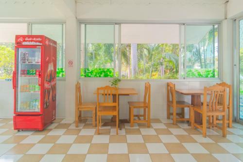 Hotel Oyo 614 Koh Lak Resort