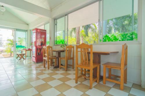 Hotel Oyo 614 Koh Lak Resort