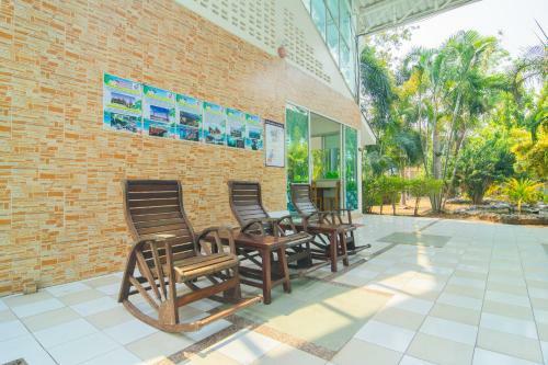Hotel Oyo 614 Koh Lak Resort
