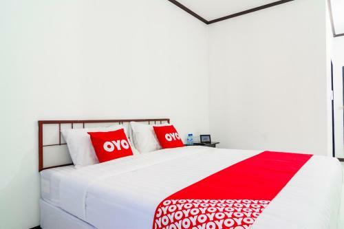 Hotel Vaccinated Staff - Oyo 533 Runya Poolvilla