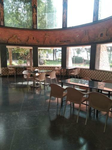 Hotel Mayura Pavithra Yediyur