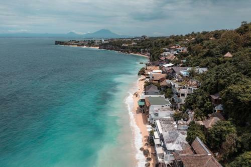 Hotel Legends Beachfront Resort