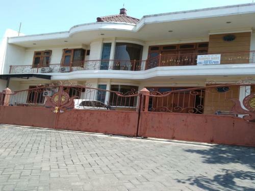 Hostal Cc 1 Guest House Putri