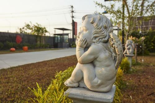 Hotel The Sun Resort Ratchaburi