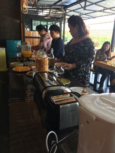 Hotel The Sun Resort Ratchaburi