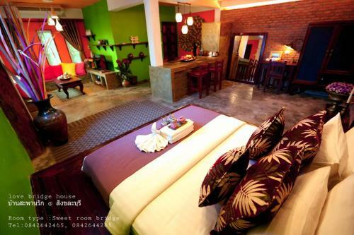 Hotel Love Bridge House ????????????