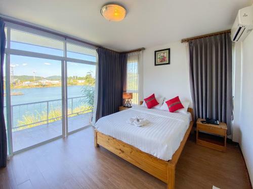 Hotel Monterey Park Resort