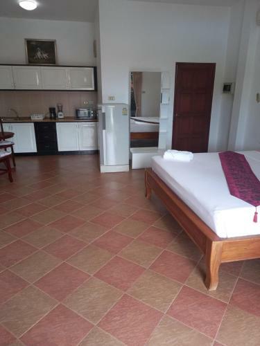Apartamento Paradizo Seaview Studio Phuket
