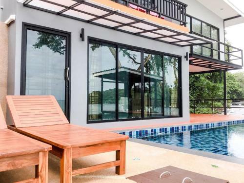 Koh Sirey Beachfront Pool Villa 2 Bedrooms