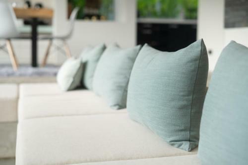 La Belle Pool Villa Phuket - Tropical Modern Living