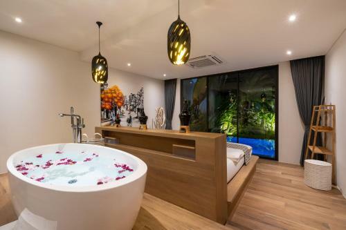 La Belle Pool Villa Phuket - Tropical Modern Living