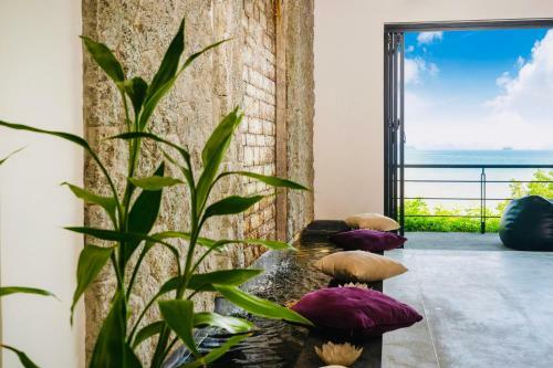 D-lux 4 Bed Sea View Villa With Private Beach