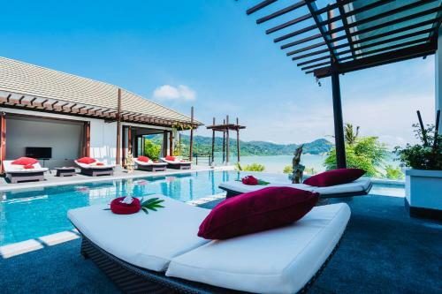 D-lux 4 Bed Sea View Villa With Private Beach