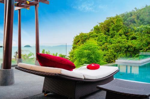 D-lux 4 Bed Sea View Villa With Private Beach