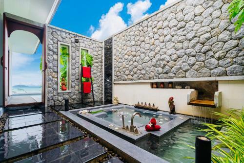 D-lux 4 Bed Sea View Villa With Private Beach