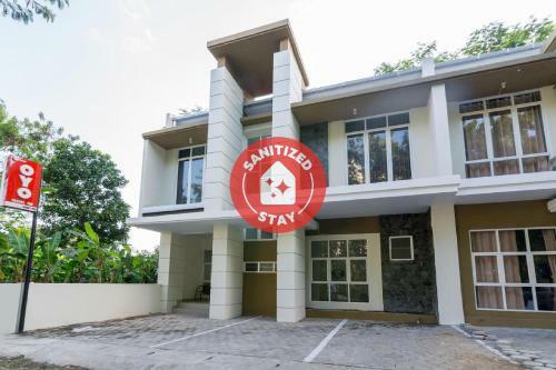 Hotel Vaccinated Staff-oyo 1431 Travel-inn