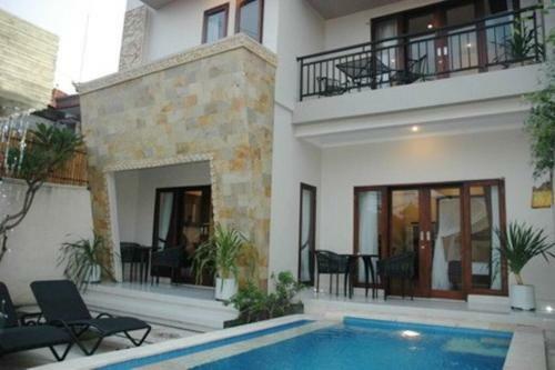 Legian 6 Bedroom Villa - Location Plus - Dewi