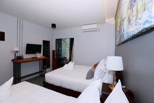 Canvas Family Home