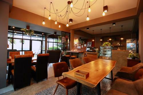 Canvas Family Home