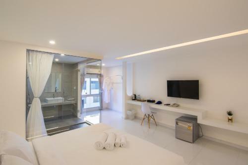 Thewhitehotel By Charoensri - Sha Extra Plus
