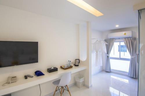 Thewhitehotel By Charoensri - Sha Extra Plus