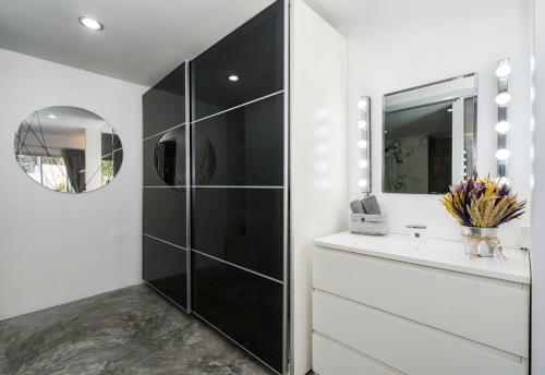 1 Bedroom Apartment In Replay