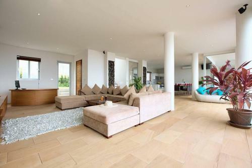6 Bedroom Luxury Villa Moon
