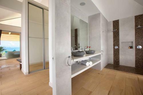 6 Bedroom Luxury Villa Moon