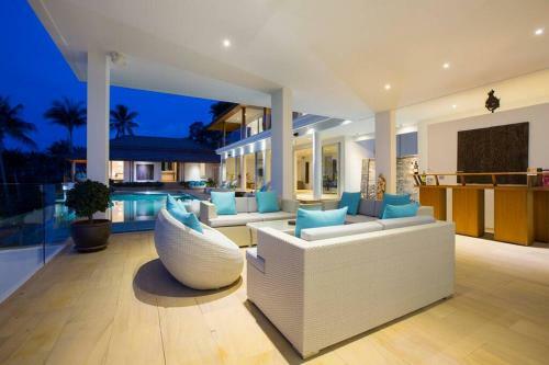 6 Bedroom Luxury Villa Moon