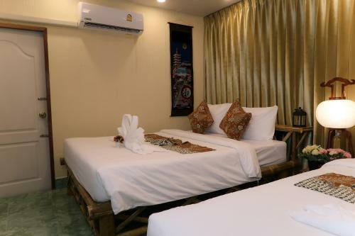 Nang Ann Inn Family Room
