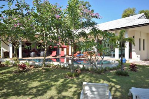 4 Bedroom Villa 4 ~ 30 Seconds Walk To The Beach