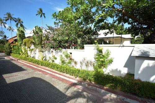 4 Bedroom Villa 4 ~ 30 Seconds Walk To The Beach