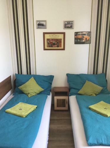 Hostal Old's Car Zimmer & Apartment Vermietung