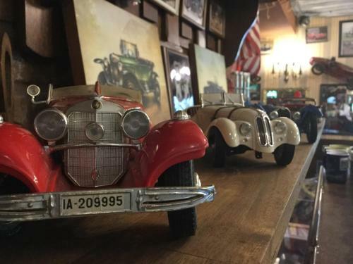 Hostal Old's Car Zimmer & Apartment Vermietung