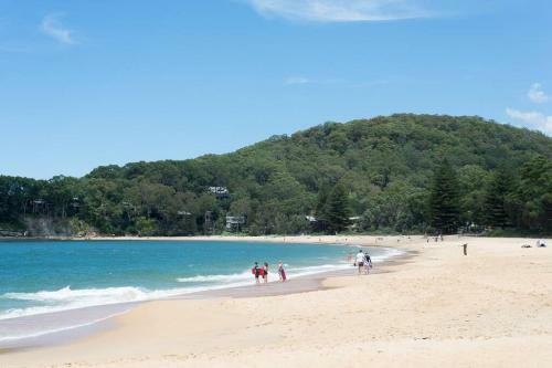 Retro Beach Shack Semi Detached, 2 Min Walk To Beach-lilly Pilly