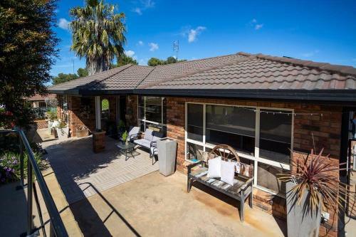 Contractor's Heaven And Entertainer