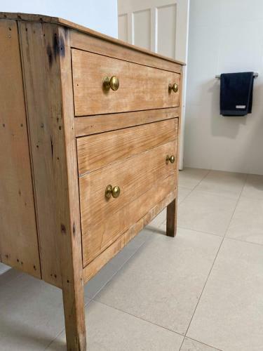 Stylish Comfort & Centrally Located!
